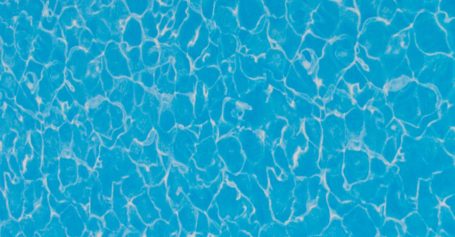 vue de piscine cong&eacute;s d'avril en confinement