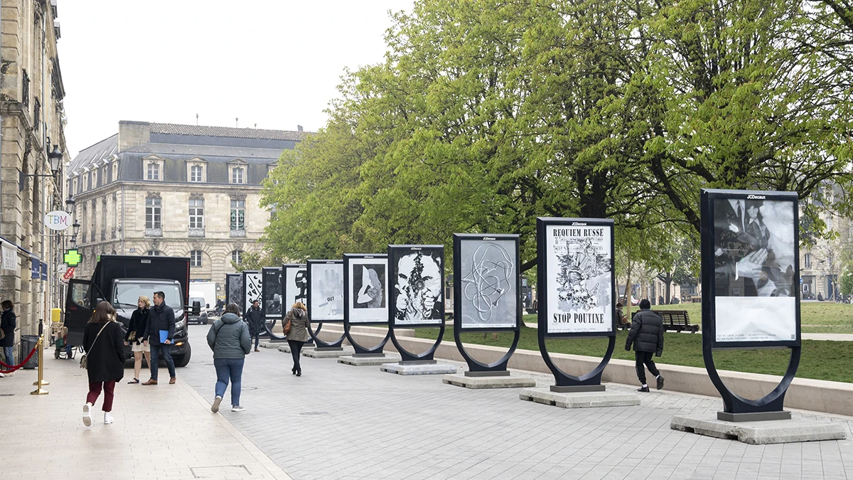 Tout art contre la guerre - Place Gambetta, Bordeaux - cr&eacute;dit photo : iso.ebabx